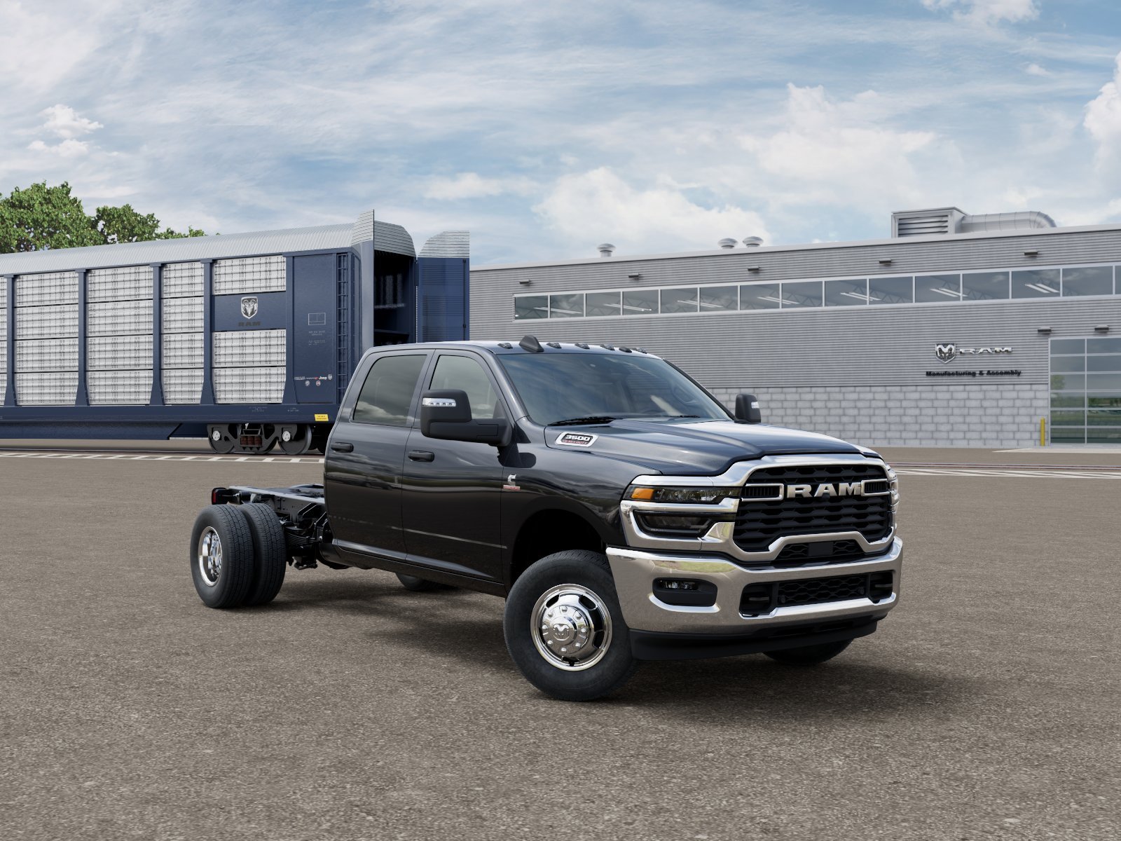 New 2026 Diamond Black Crystal Pearl-Coat Exterior Paint RAM TRADESMAN image 3