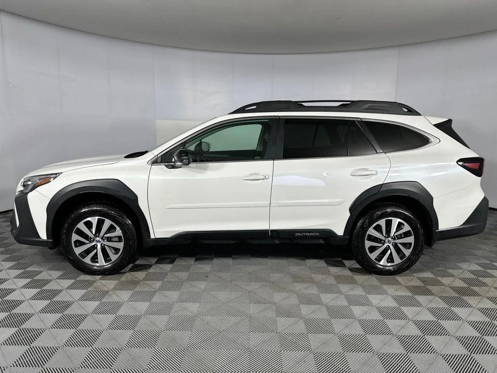 Used 2025 Crystal White Pearl Subaru Premium image 7