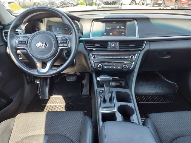Used 2018 Platinum Graphite Kia S image 11