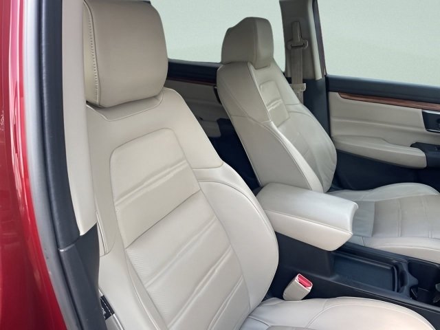 Used 2017 Basque Red Pearl II Honda Touring image 6