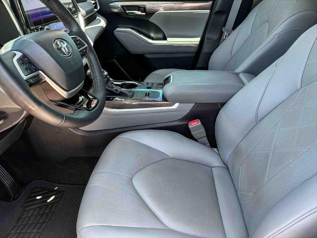 Certified Used 2024 RUBY FLARE PEARL Toyota  image 13