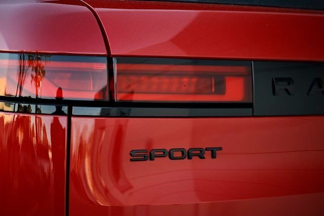 New 2025 Firenze Red LAND ROVER SE image 8