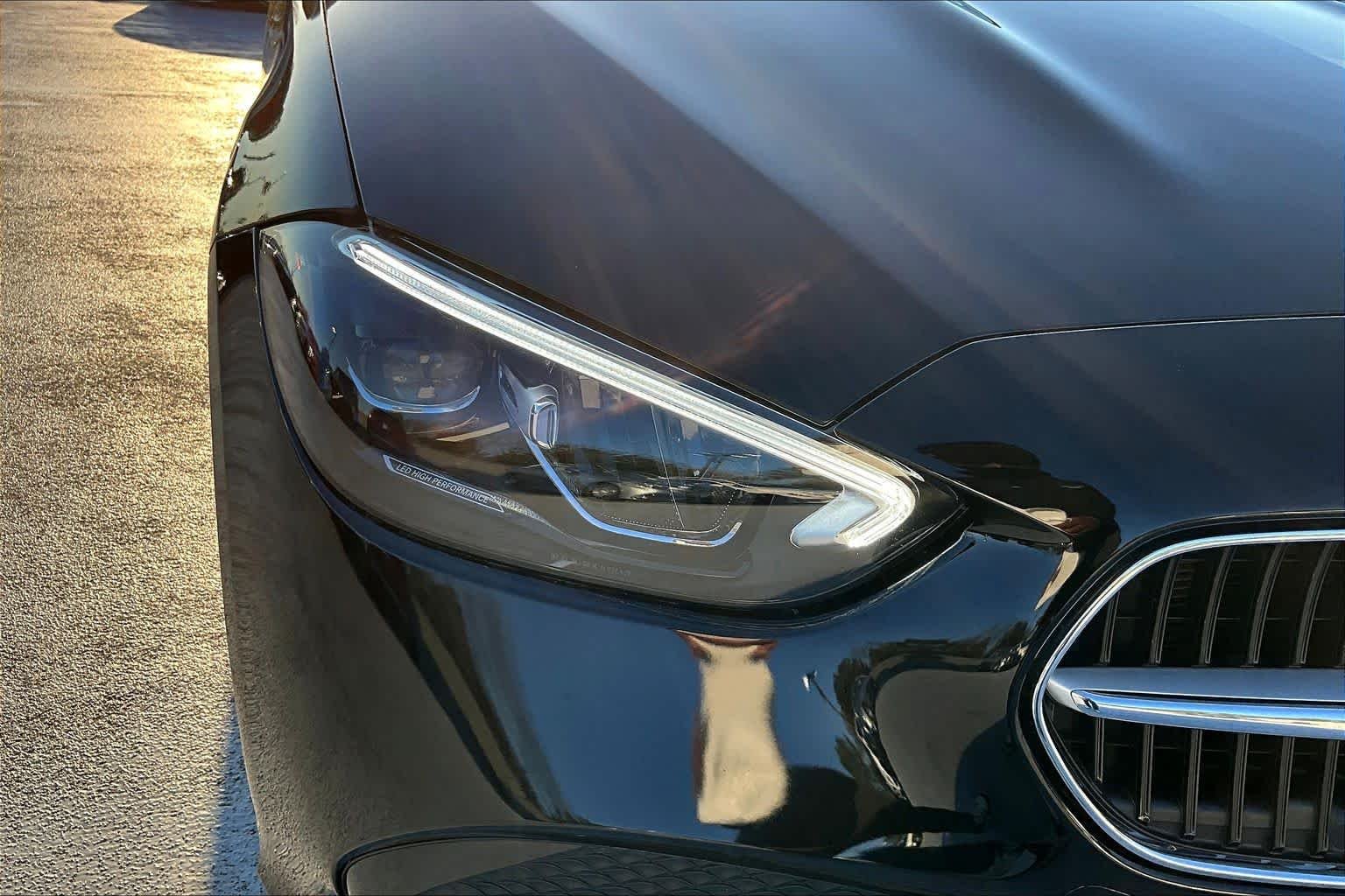 Used 2022 Obsidian Black Metallic Mercedes-Benz C 300 image 27