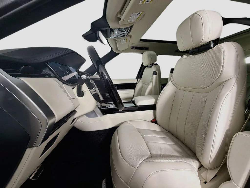 New 2026 Fuji White Land Rover SE image 22