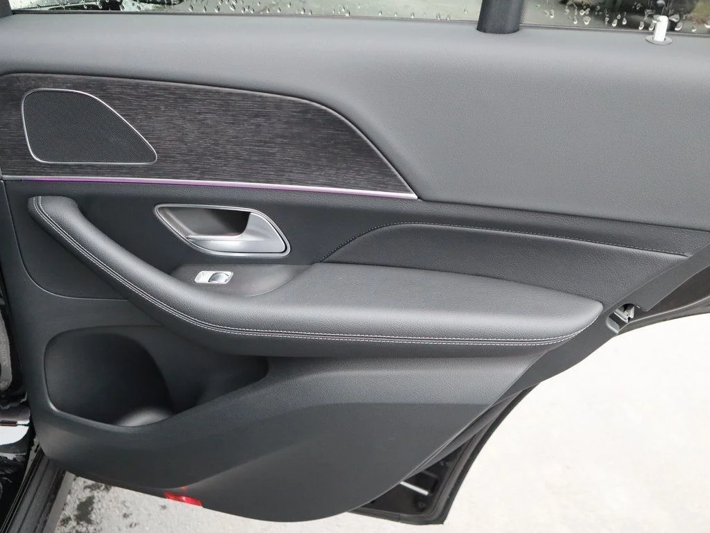 Used 2025 Obsidian Black Metallic Mercedes-Benz GLE 450 image 16