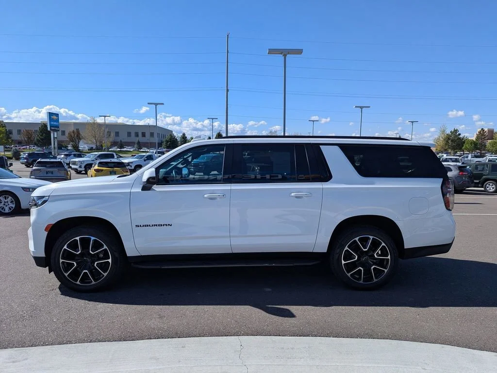 2023 Chevrolet Suburban RST - Photo 9