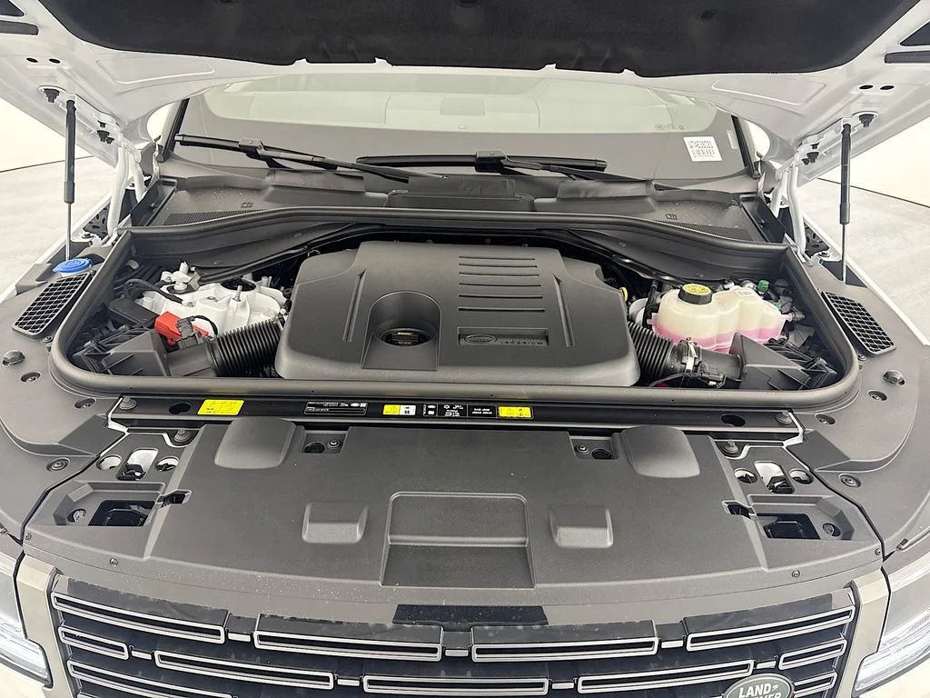 New 2026 Fuji White Land Rover SE image 30