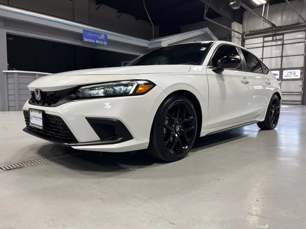 Certified Used 2023 Platinum White Pearl Honda SPORT image 3