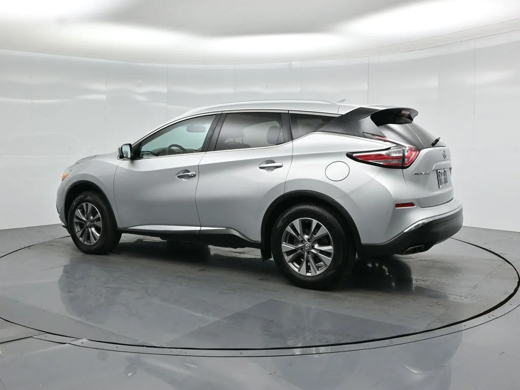 Used 2016 Silver Nissan SL image 6