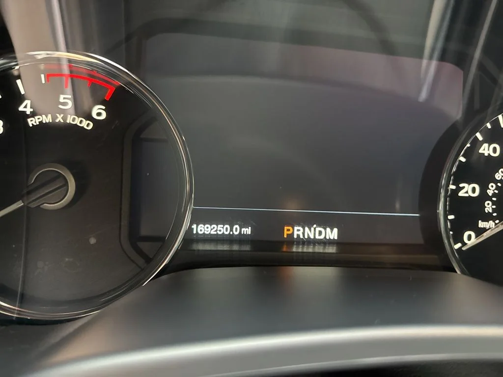 Used 2018 White Ford Lariat image 3