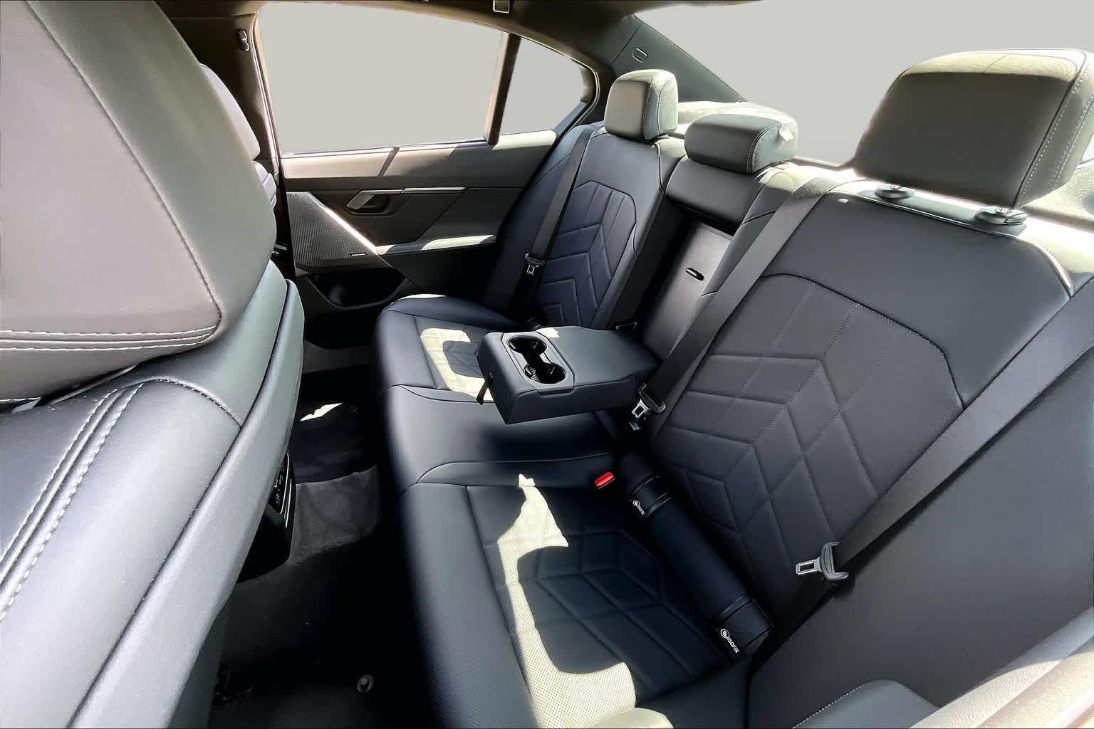 Used 2027 Phytonic Blue Metallic BMW 530i image 19