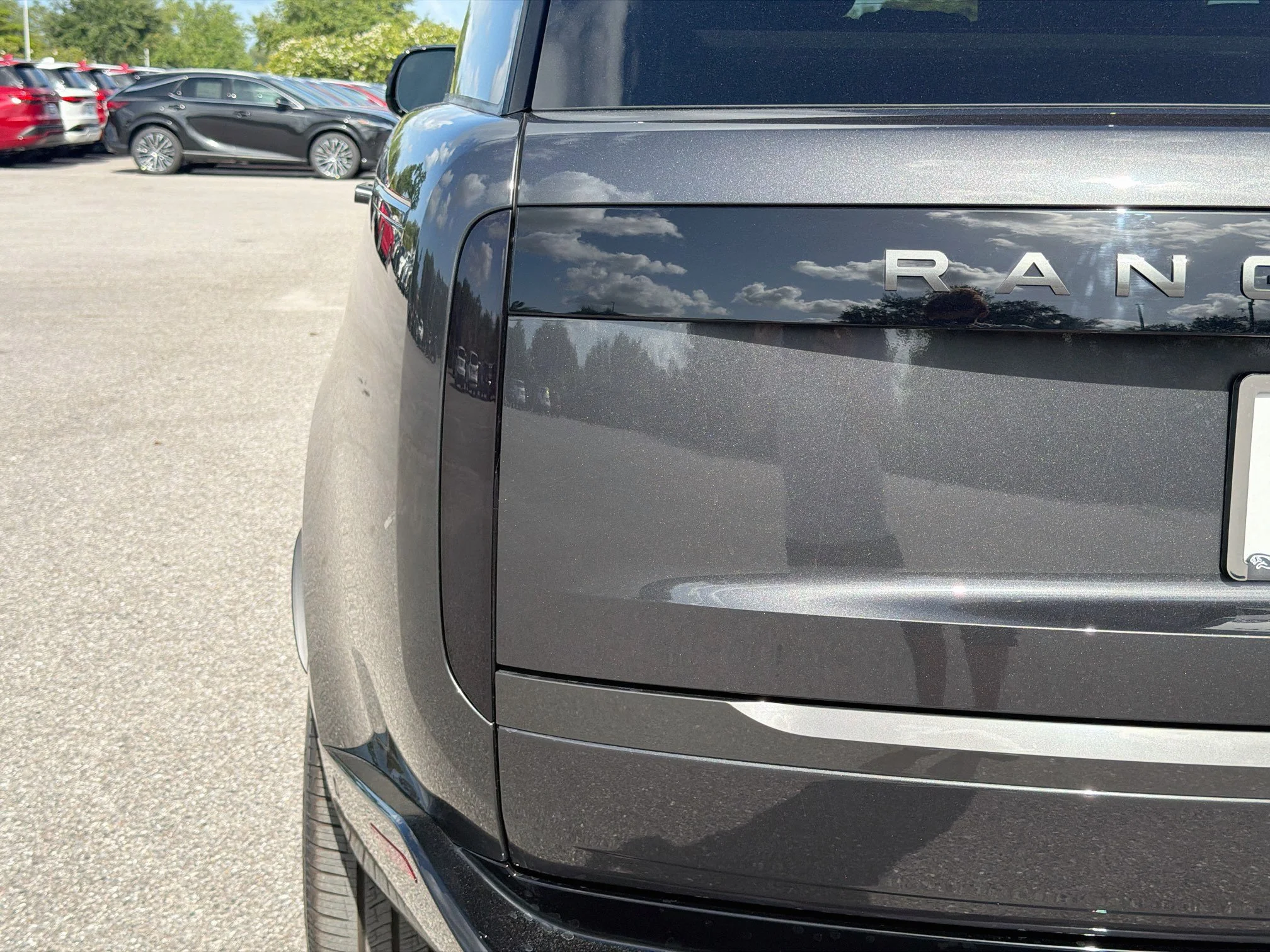New 2026 Carpathian Grey Land Rover SE image 10