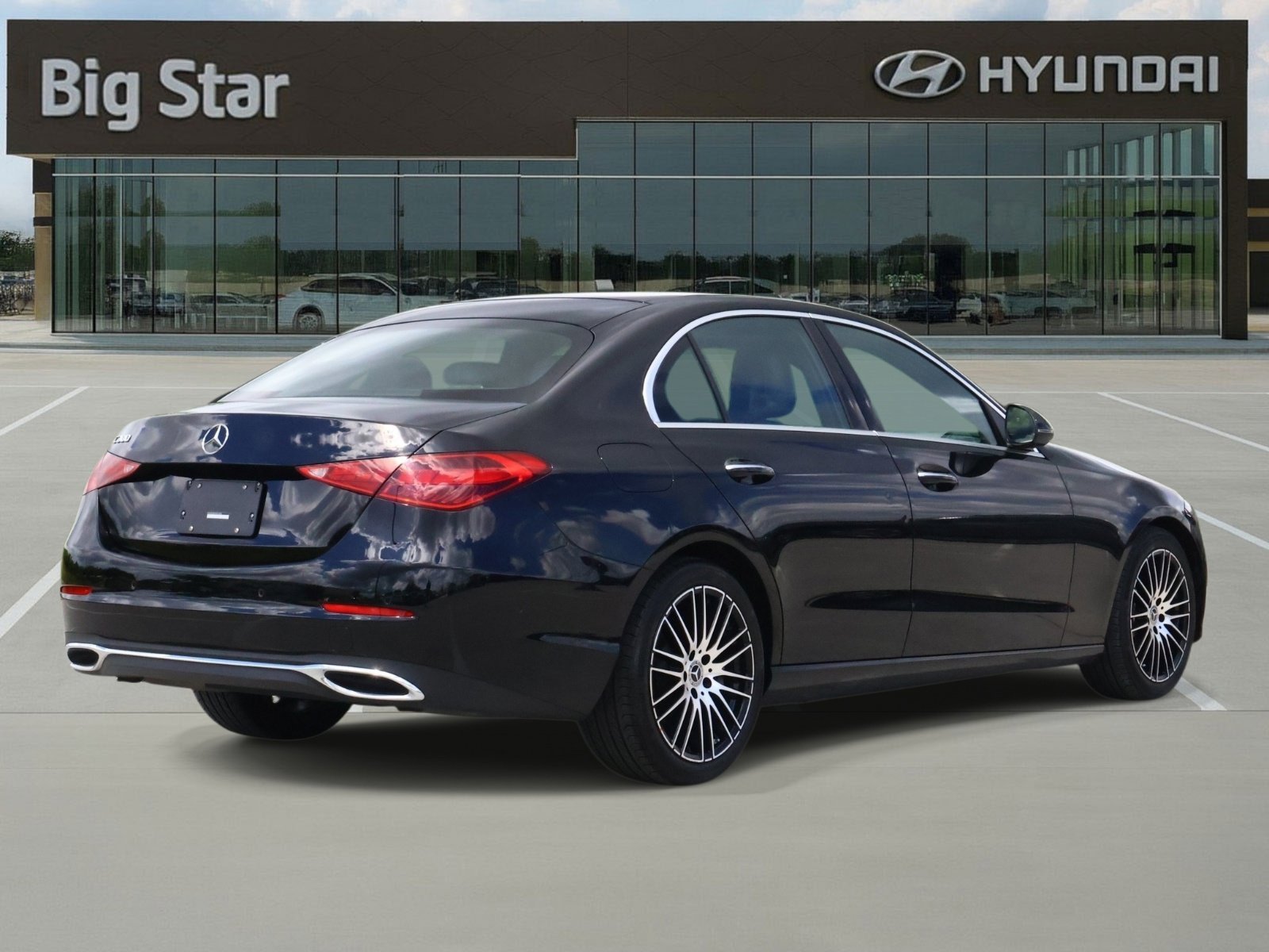 Used 2025 Obsidian Black Metallic Mercedes-Benz C 300 image 4