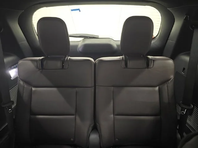 New 2027 Star White Metallic Tri-Coat Ford Platinum™ image 23