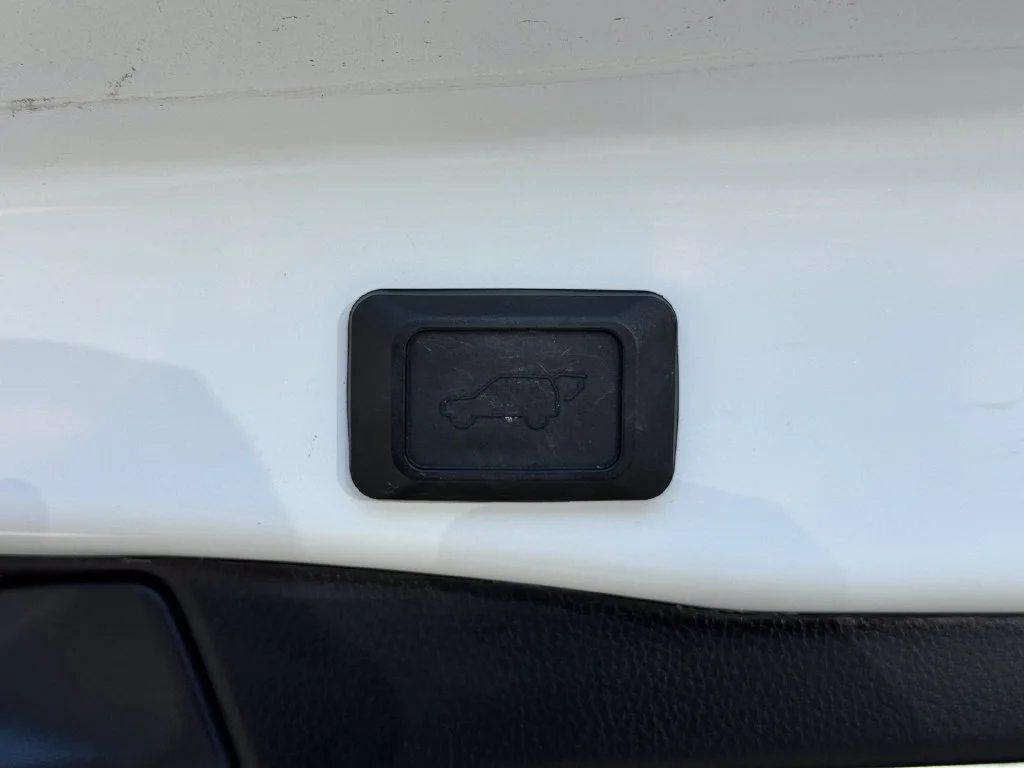 Used 2023  Toyota XLE Premium image 13