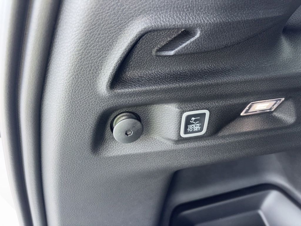 New 2026 Silver Zynith Exterior Paint Jeep Laredo image 36