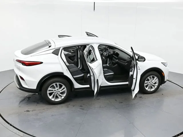 Used 2025 Summit White Buick Preferred image 41