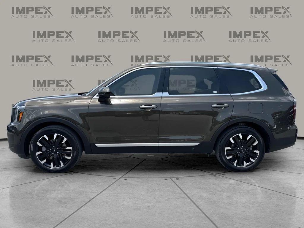 Used 2023 Green Kia SX-Prestige image 2