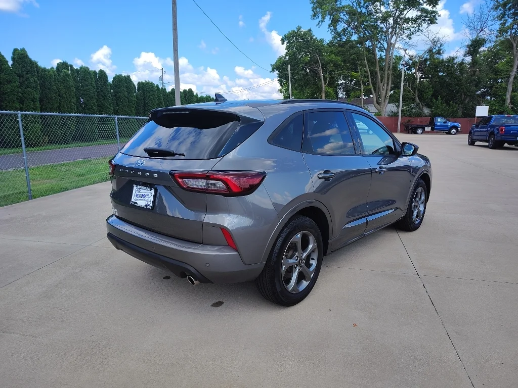 Used 2024 Carbonized Gray Metallic Ford ST-Line image 3