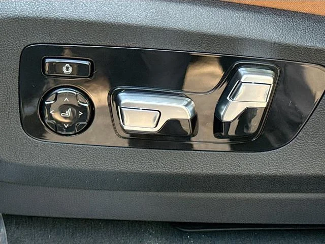 New 2026 Black Sapphire Metallic BMW xDrive50e image 25