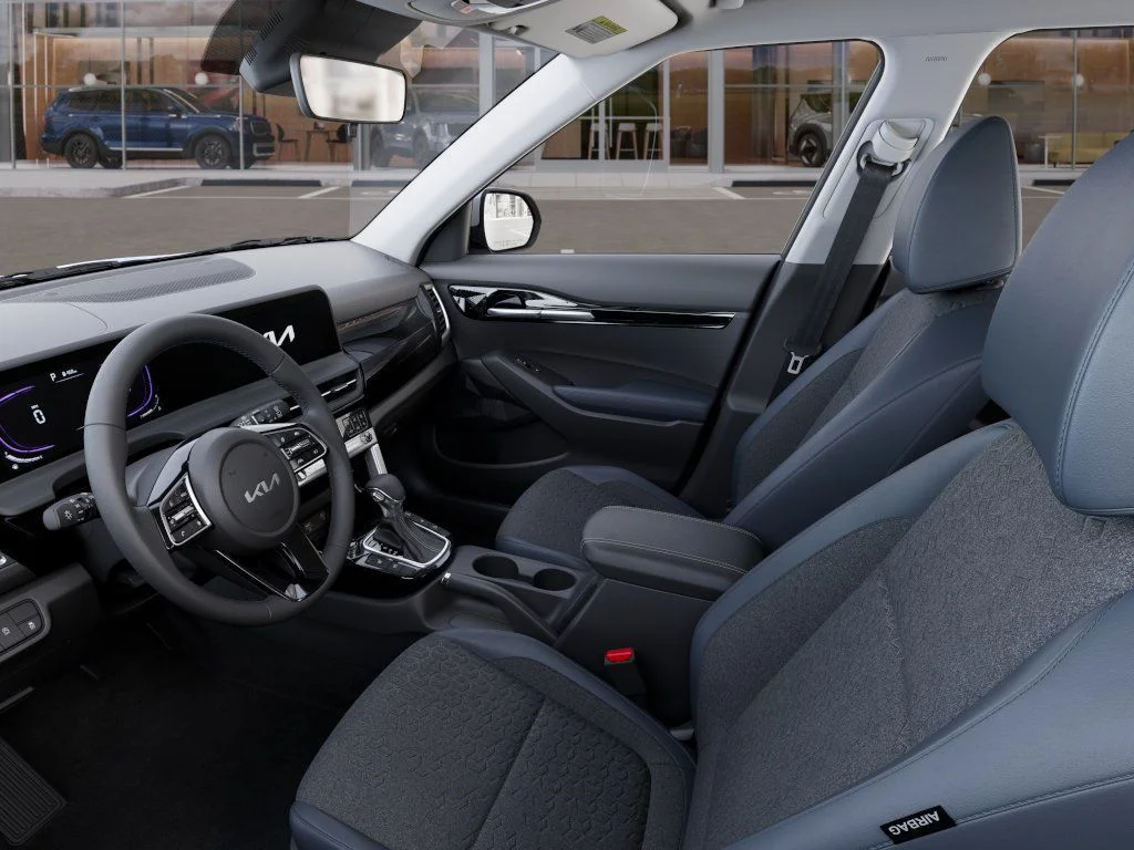 2025 Kia Seltos S - Photo 17
