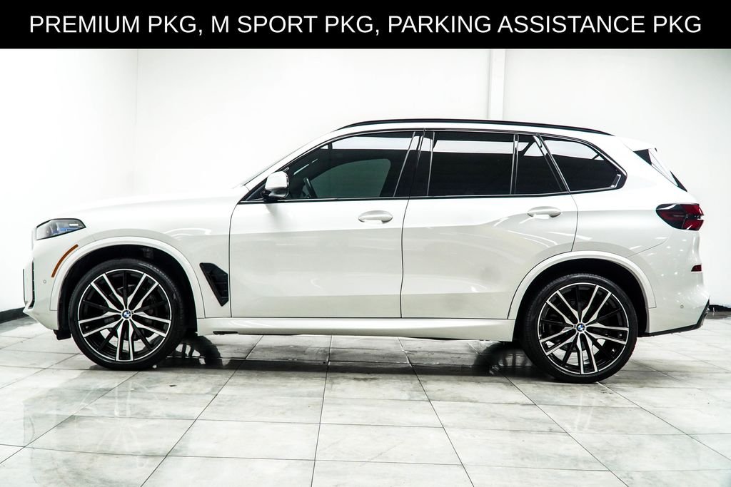 Used 2024 White BMW sDrive40i image 9