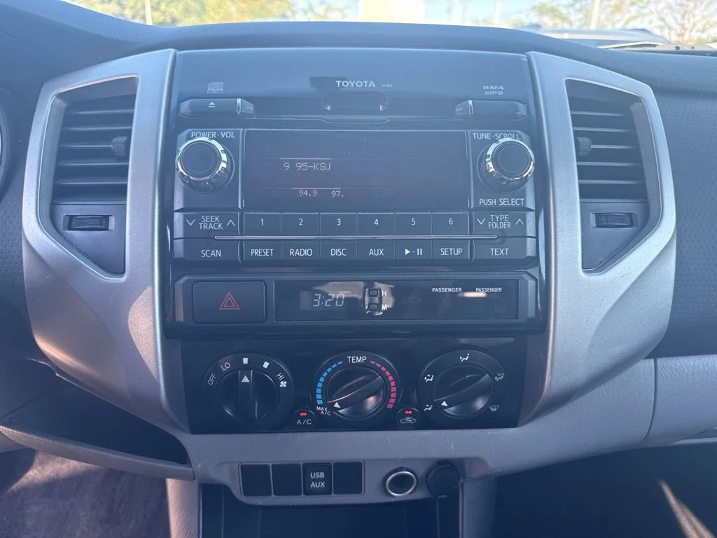 Used 2012  Toyota PreRunner image 9