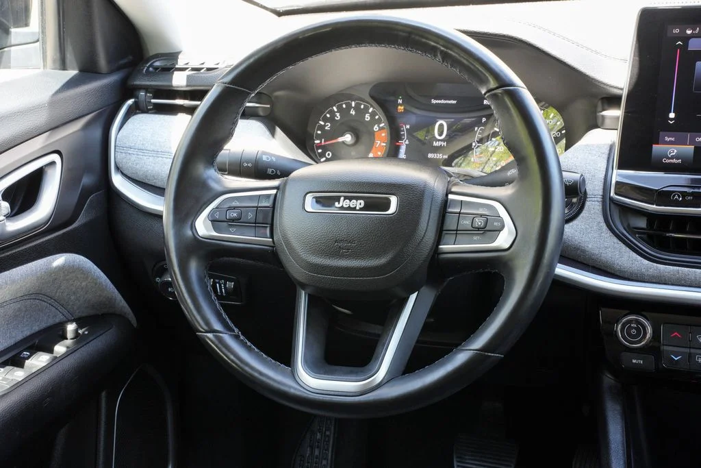 Used 2022 Gray Jeep Latitude image 20