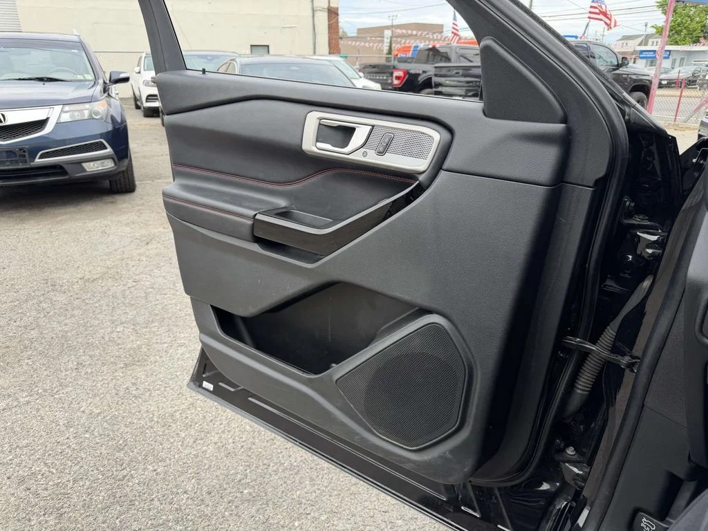 Used 2022 Black Ford ST-Line image 25
