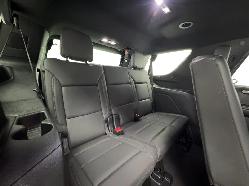 Used 2025 White Chevrolet LT image 37