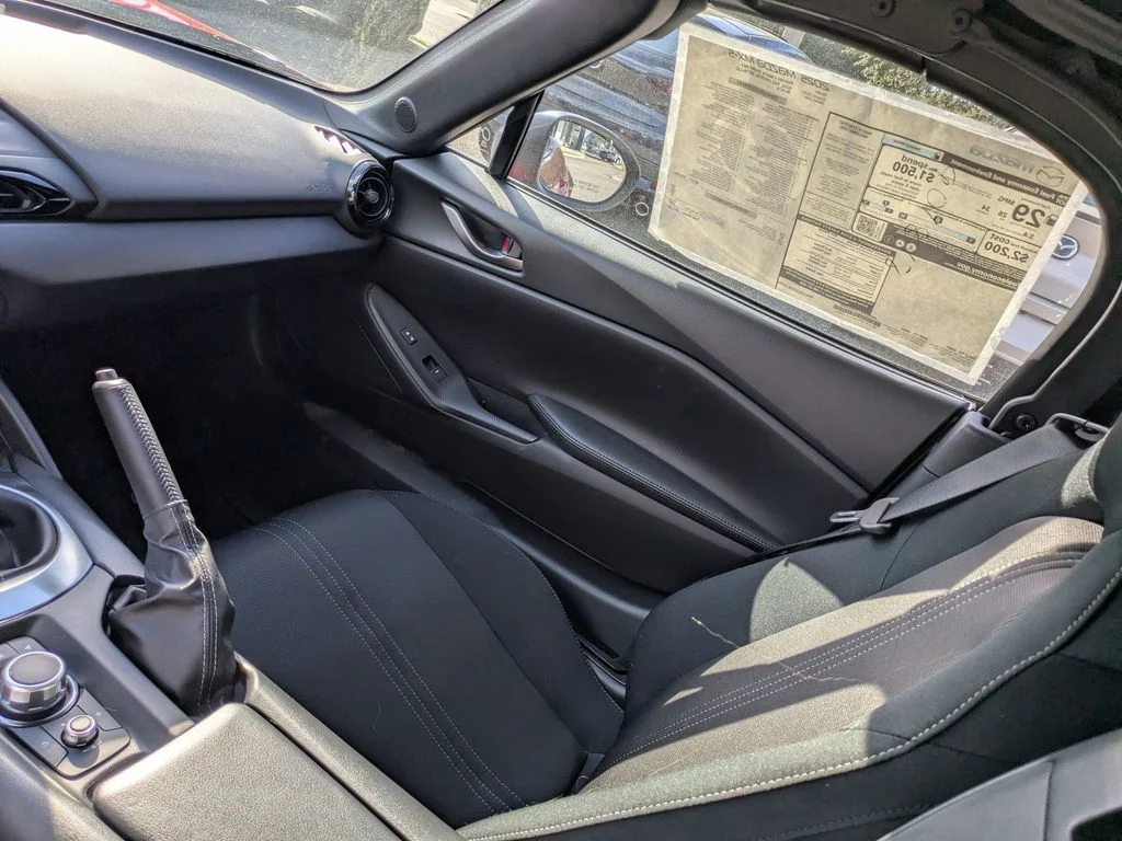 2025 Mazda MX-5 Miata Sport - Photo 18