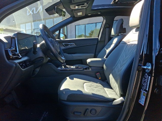 Used 2023 Black Kia X-Line image 14