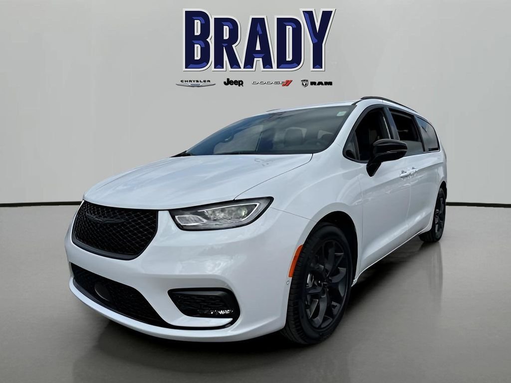 New 2024 Bright White Clear-Coat Exterior Paint Chrysler Touring L image 3