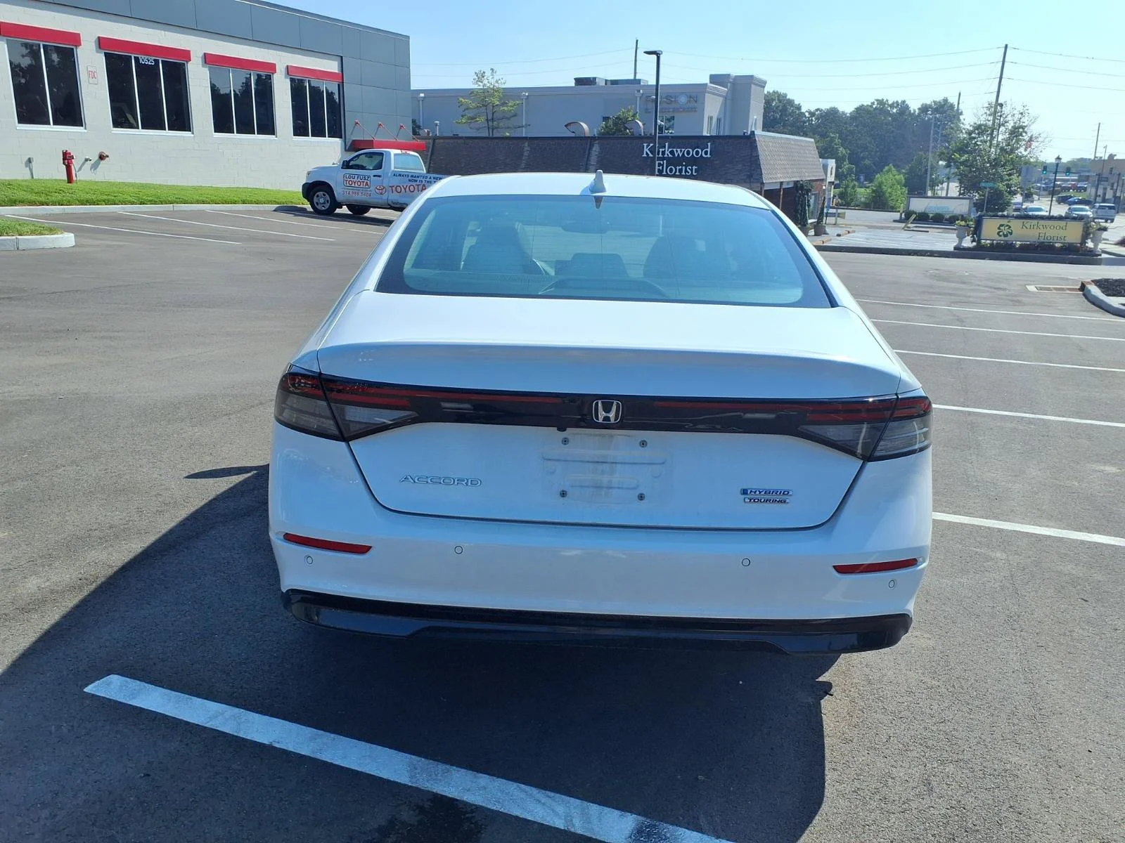 Used 2023 Platinum White Pearl Honda Touring image 27
