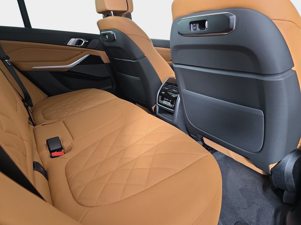 New 2026 Black Sapphire Metallic BMW xDrive40i image 10