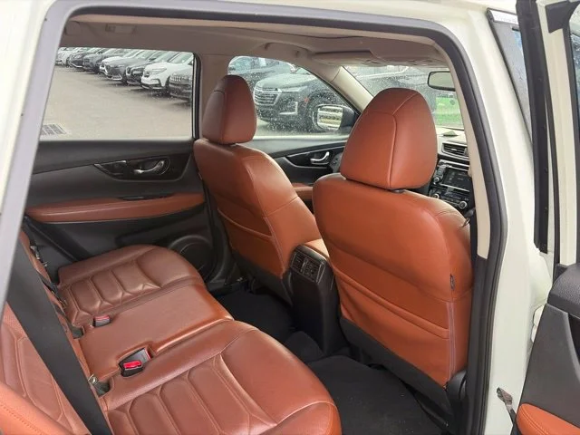 Used 2018 White Nissan SL image 15