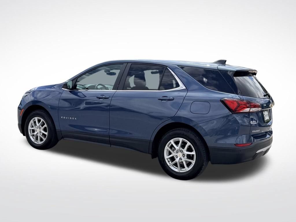 Used 2024 Lakeshore Blue Metallic Chevrolet LT image 4