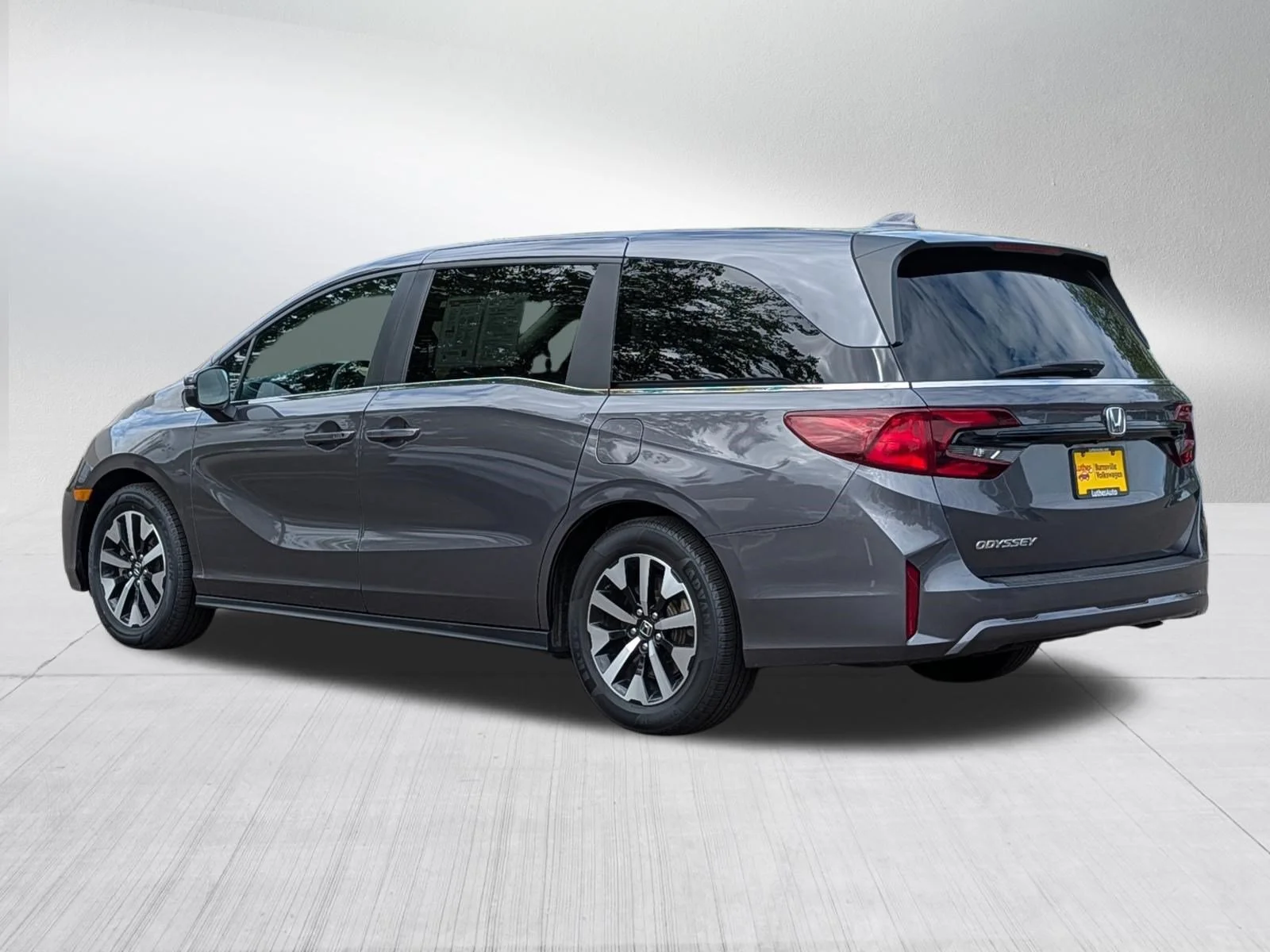 Used 2025 Modern Steel Metallic Honda EX-L image 5