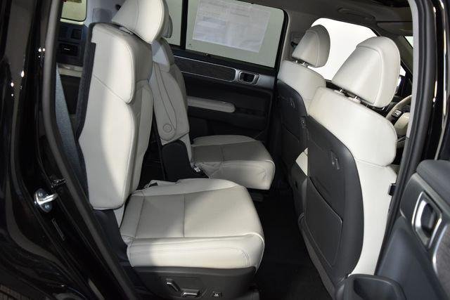 New 2027 Black Hyundai Limited AWD image 92