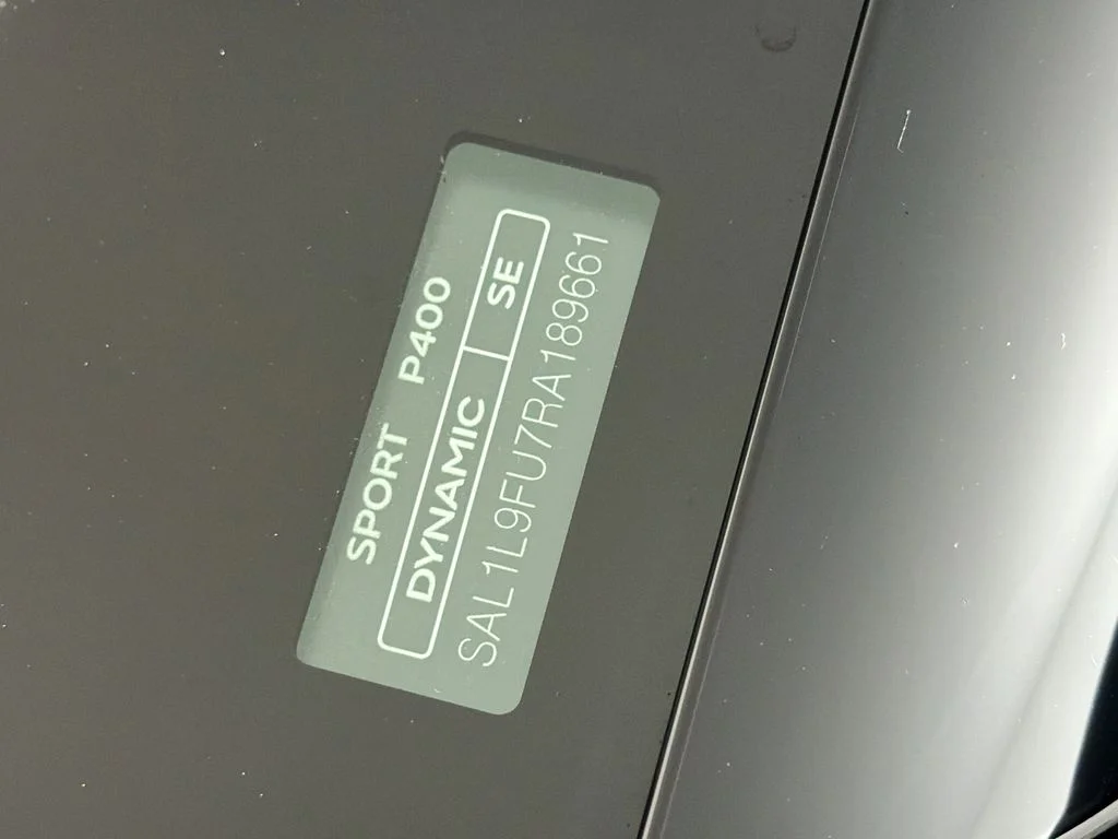 Used 2024  Land Rover Dynamic SE image 34