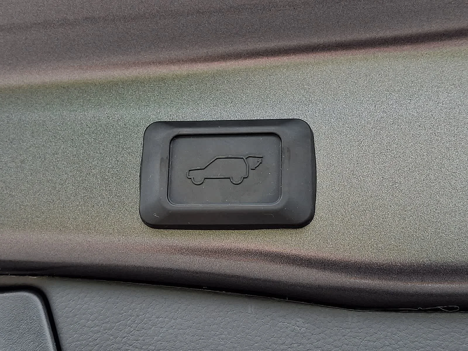 Used 2025 Magnetic Gray Metallic Toyota XLE Premium image 30