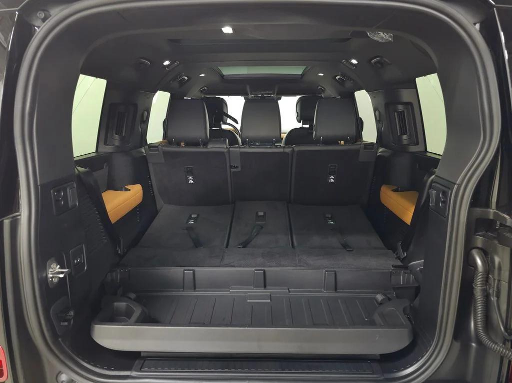 Certified Used 2024 Gray Land Rover X-Dynamic SE image 6