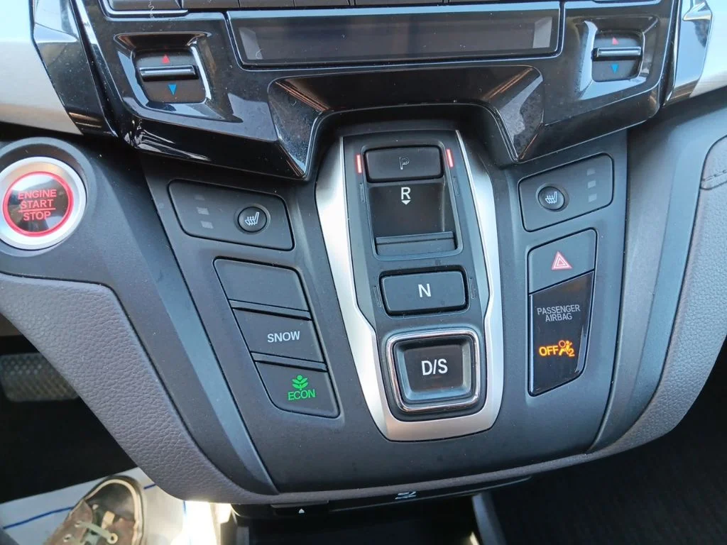 Used 2018 White Diamond Pearl Honda EX-L image 23
