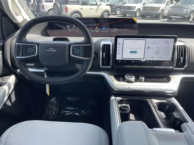 New 2026 Star White Metallic Tri-Coat Ford MAX Platinum® image 10