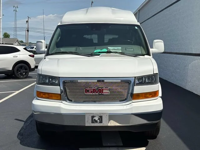 Used 2020 Summit White GMC Work Van image 5