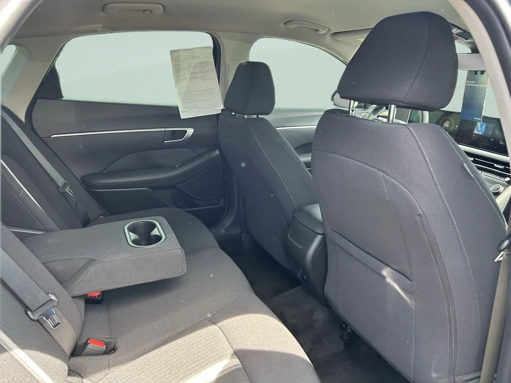 Used 2024 Black Hyundai SEL image 21