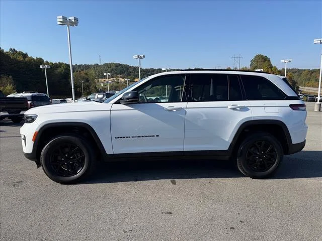 Used 2025 Bright White Clearcoat Jeep Altitude X image 2