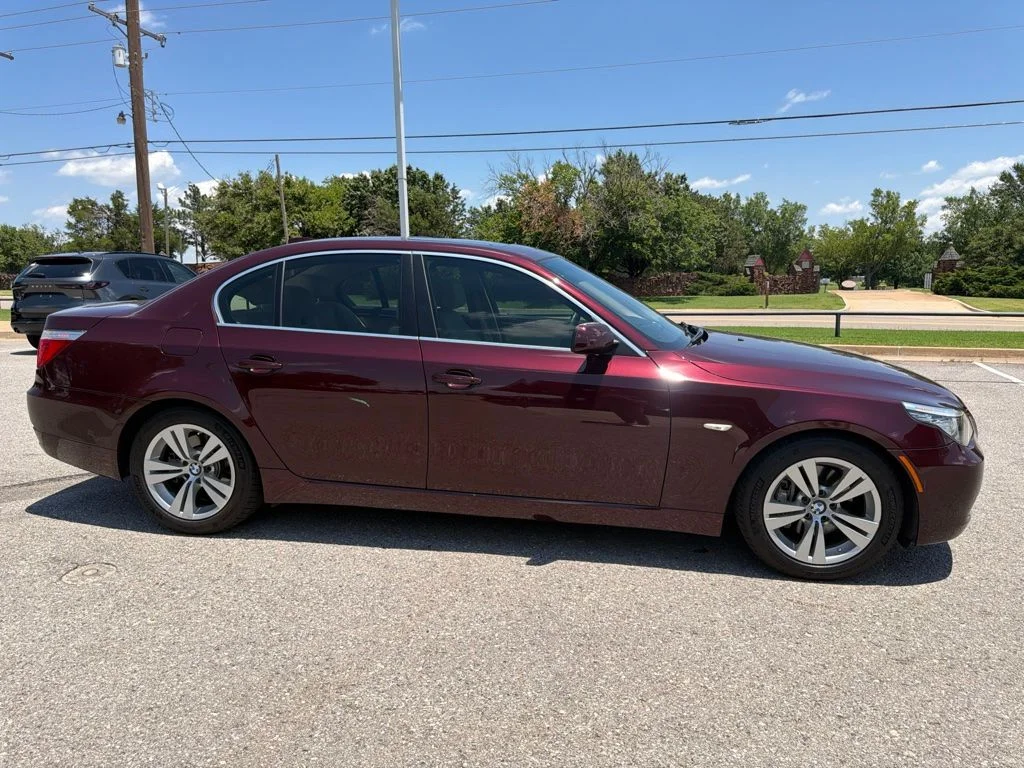 Used 2009  BMW 528i image 4