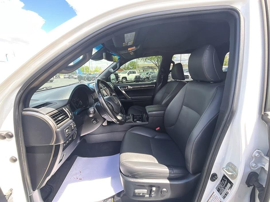 Used 2020 White Lexus 460 image 14