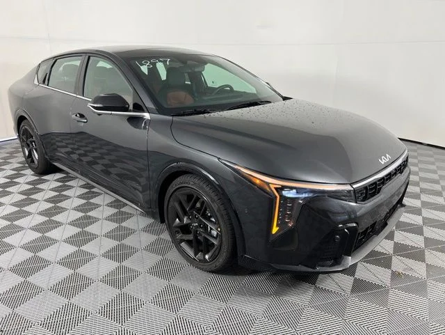 2026 Kia K4 GT-Line Turbo AT's photo